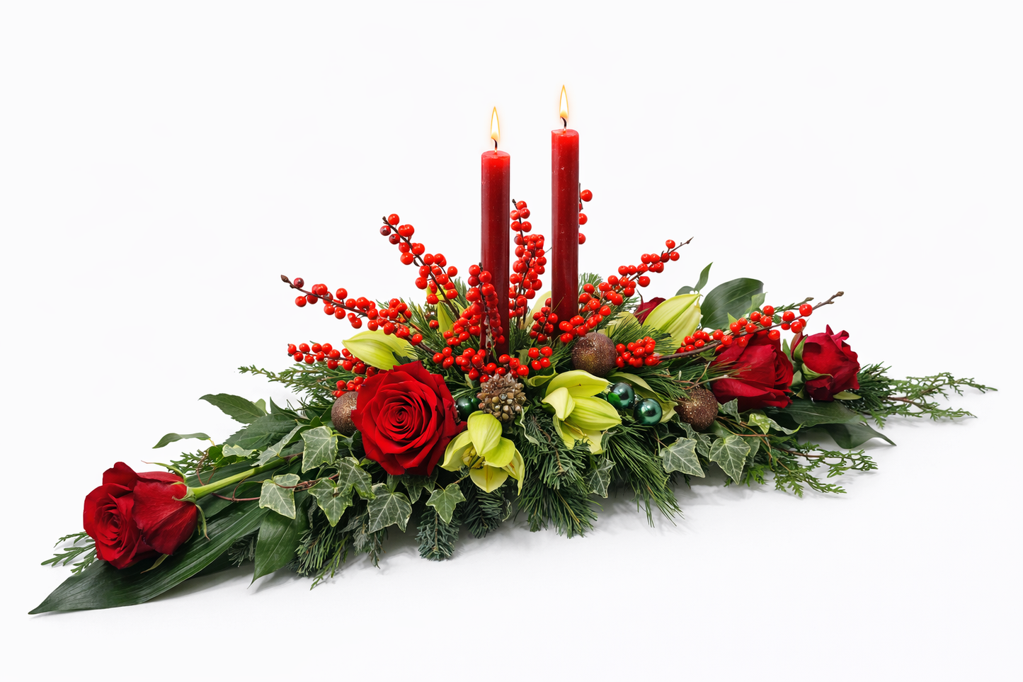 Centre de table rouge avec bougies et roses