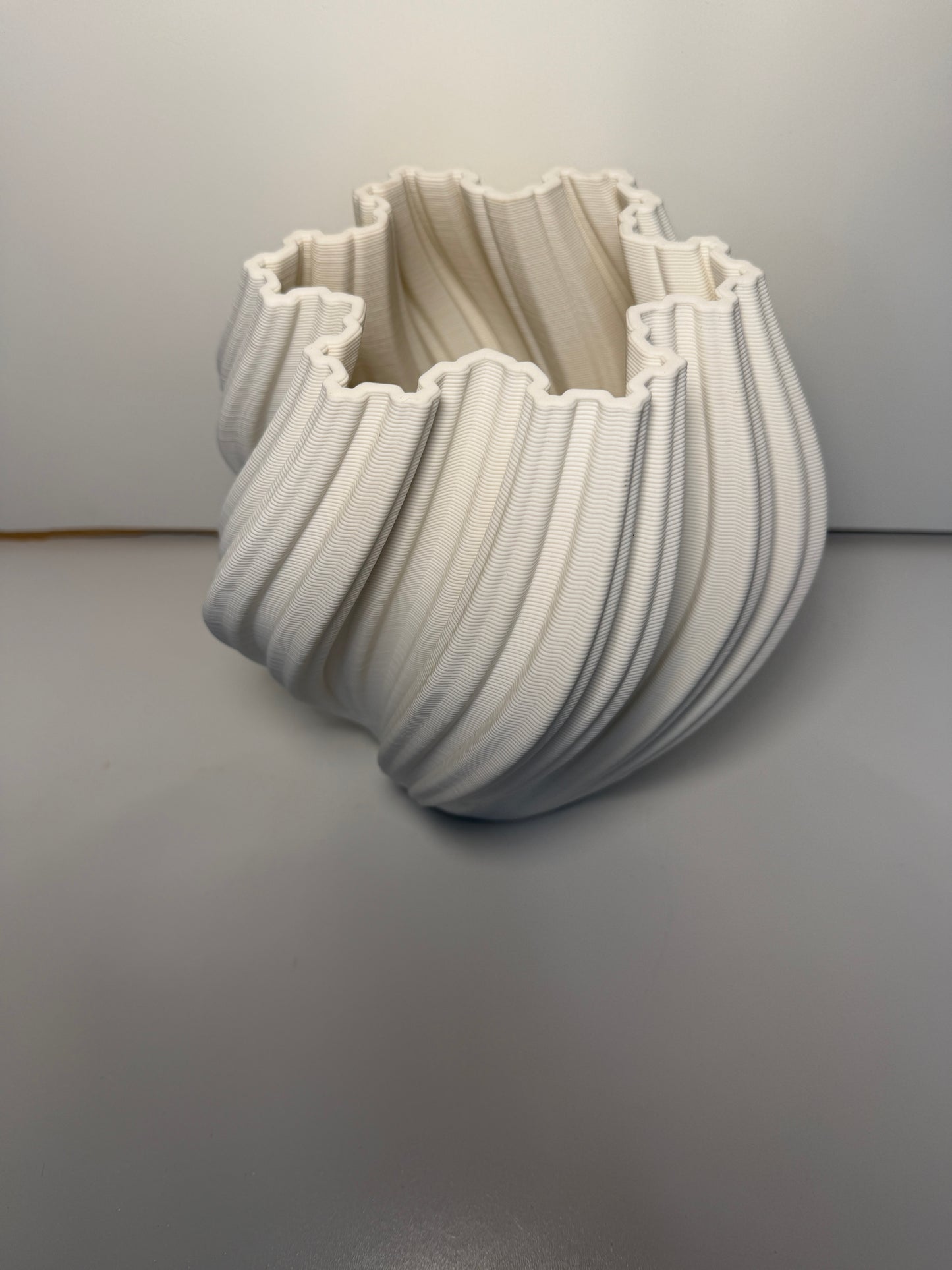 Vase Flocon Sculptural – Vase décoratif blanc design hivernal