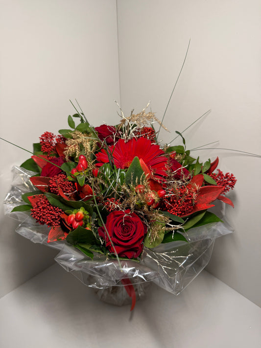 Bouquet de roses rouges passion écarlate, gros plan