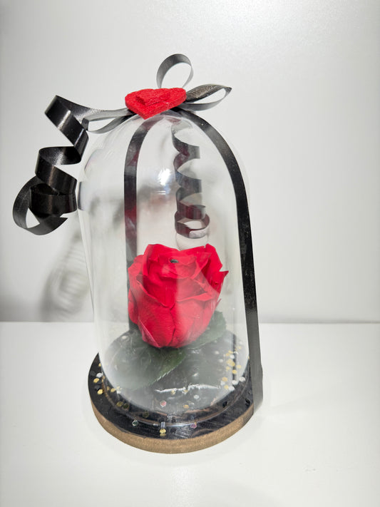Rose Éternelle Rouge sous Cloche avec Ruban Noir – Collection "Glamour"