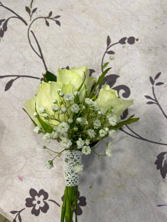 Boutonnière élégance blanche