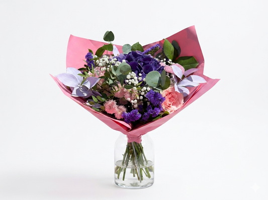 Bouquet chic : hortensia, rose et touches de mauve
