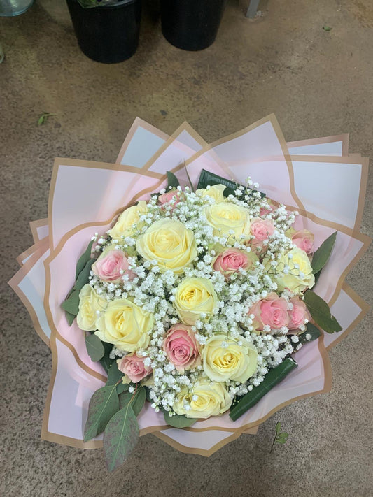 Bouquet "Nuage de Tendresse" (Roses & Gypsophile)