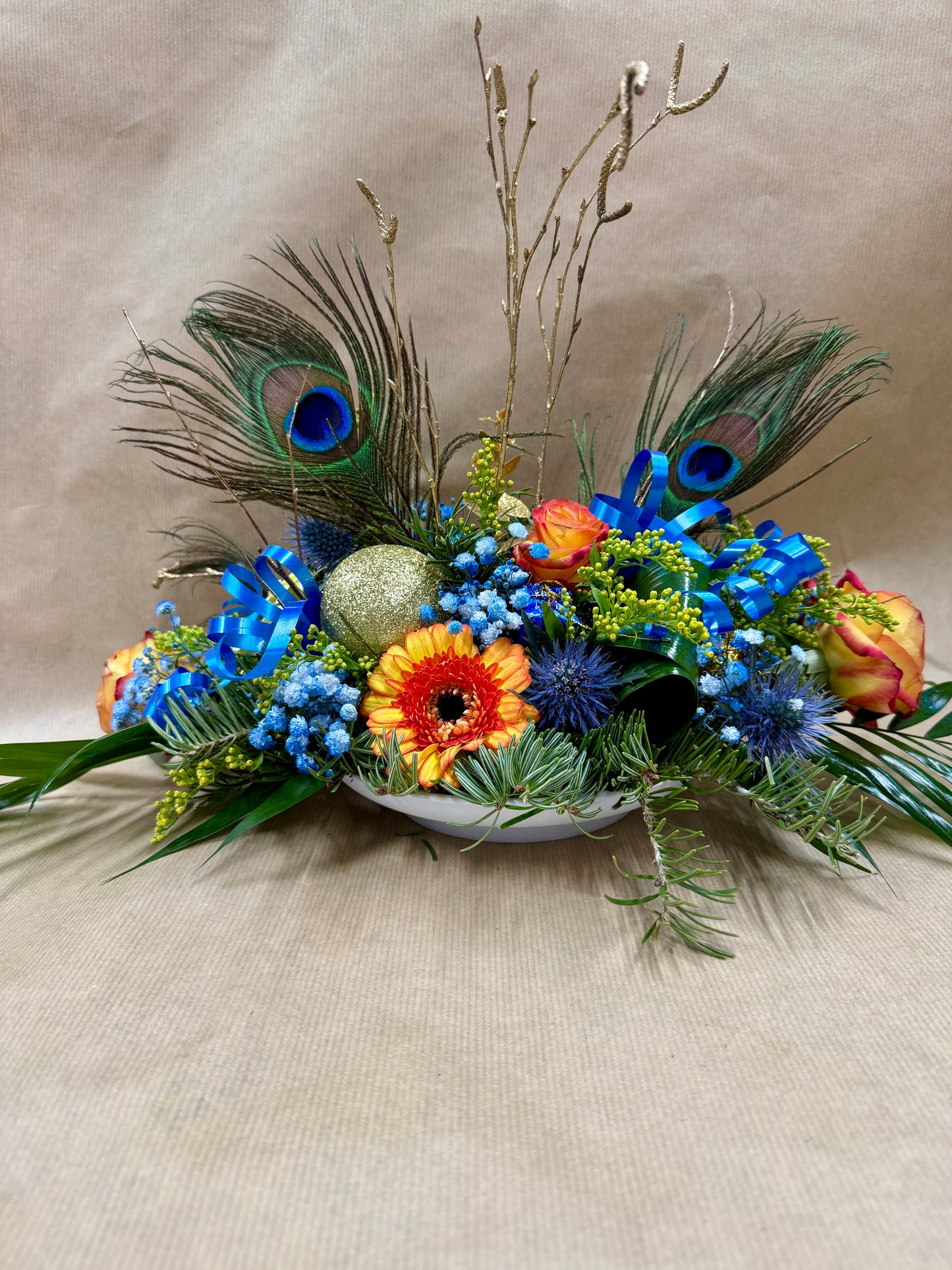 Composition Bleu Royal & Plumes