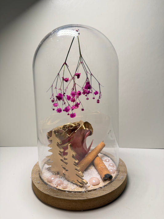 Rose éternelle rose poudré sous cloche en verre – Création douce et raffinée