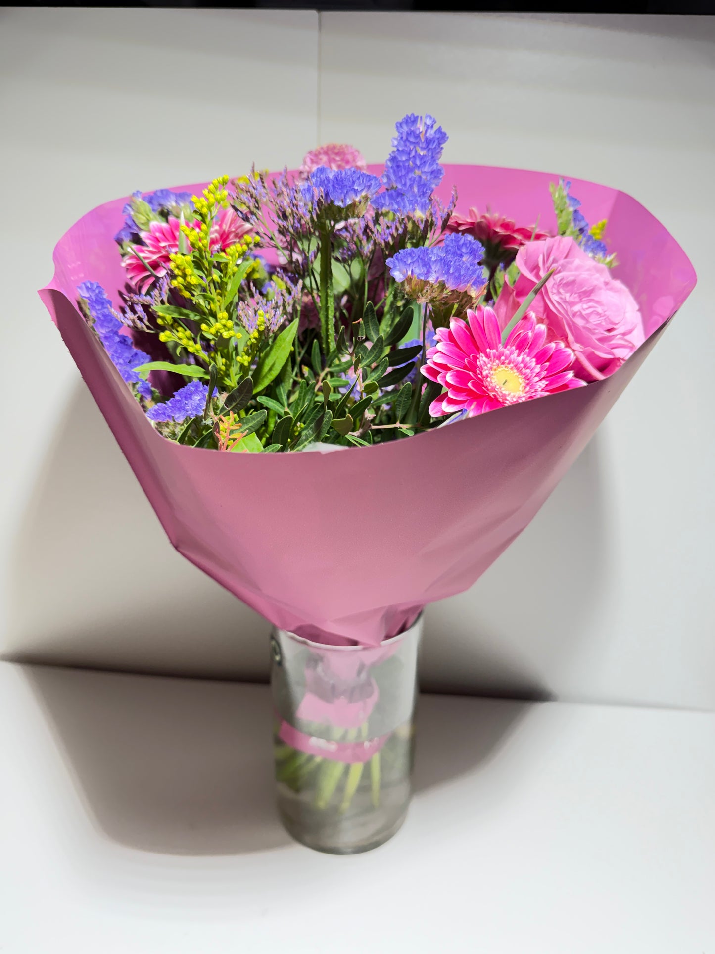 Bouquet Rond "Confettis de Bonheur" – Roses, Gerberas & Fleurs des Champs