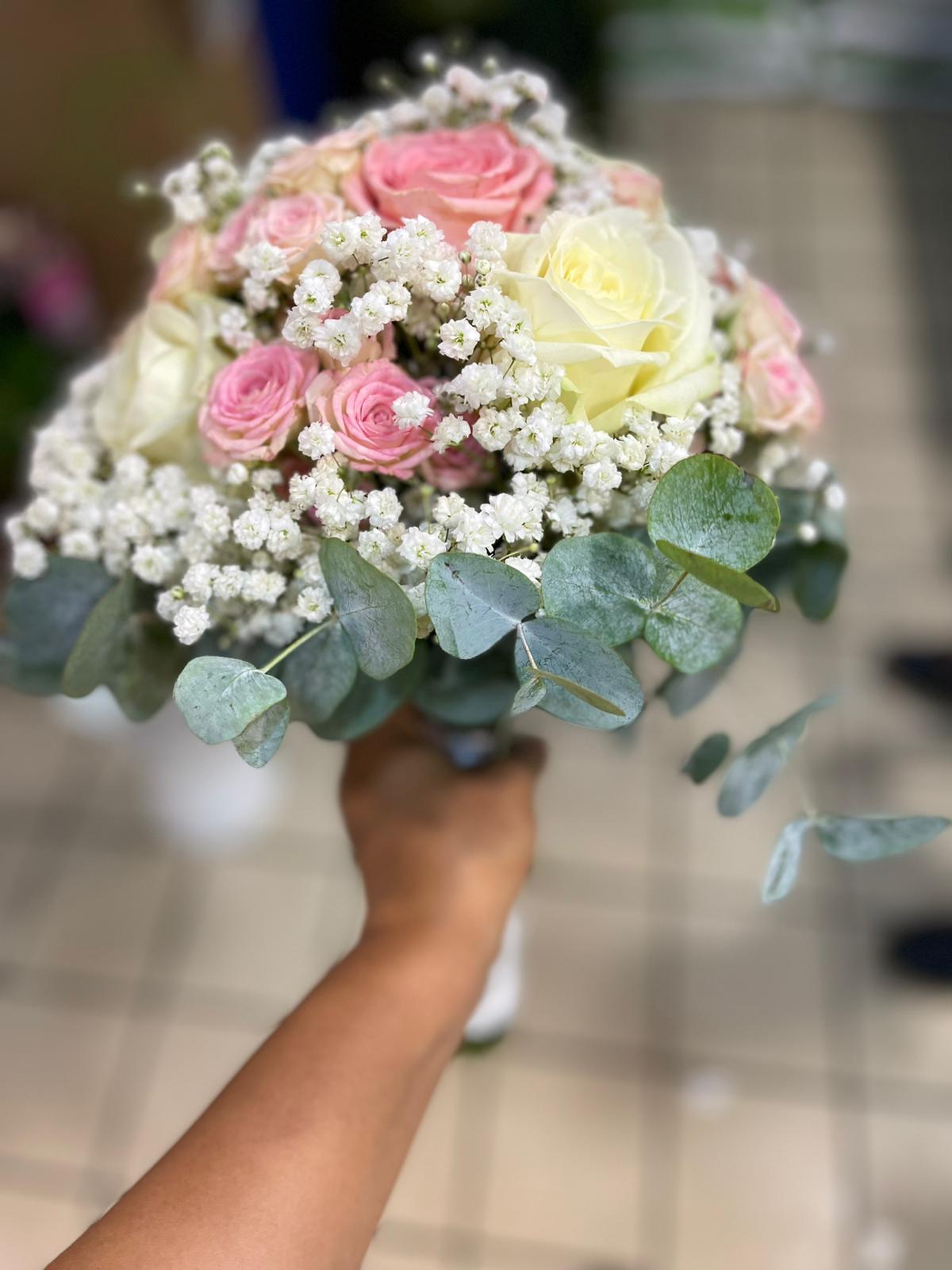 Bouquet romantique roses pastel