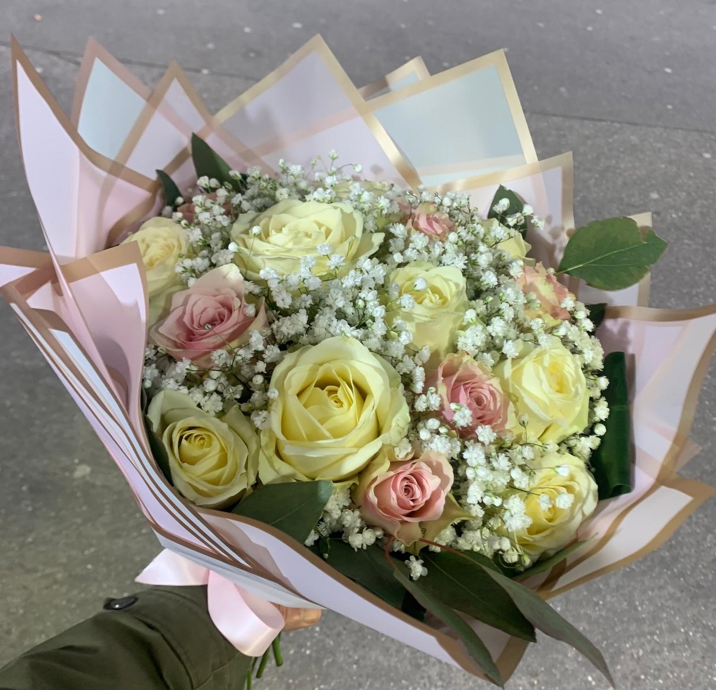 Bouquet "Nuage de Tendresse" (Roses & Gypsophile)